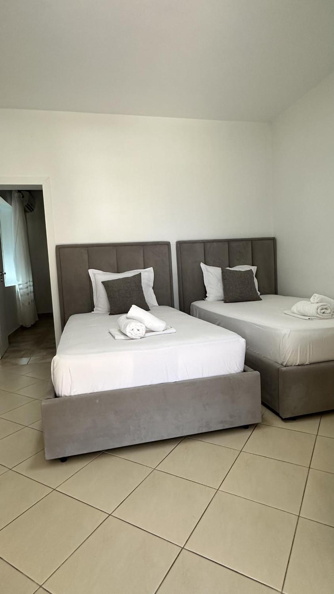 Ohanaa Apartament Sarandë Exterior foto
